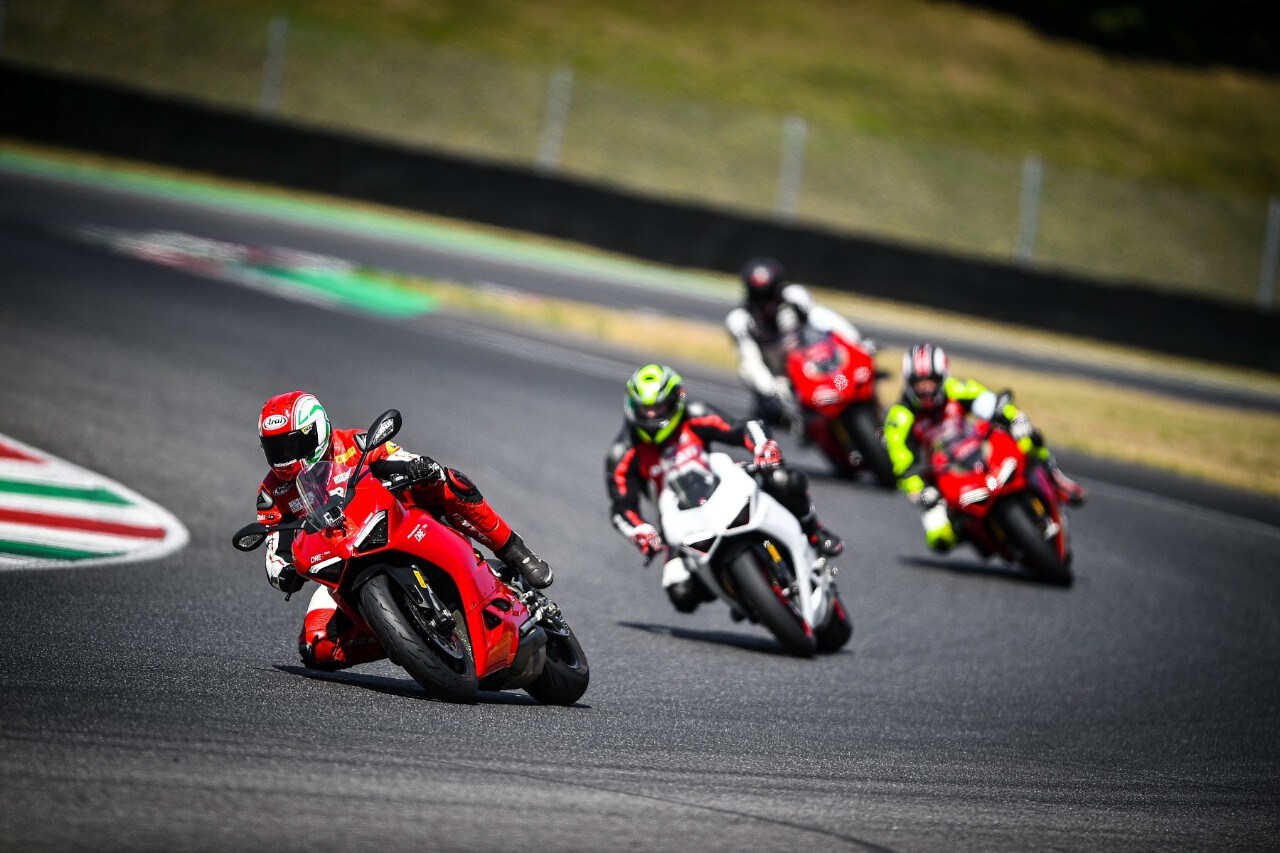 Ripartono i corsi Ducati Riding Experience